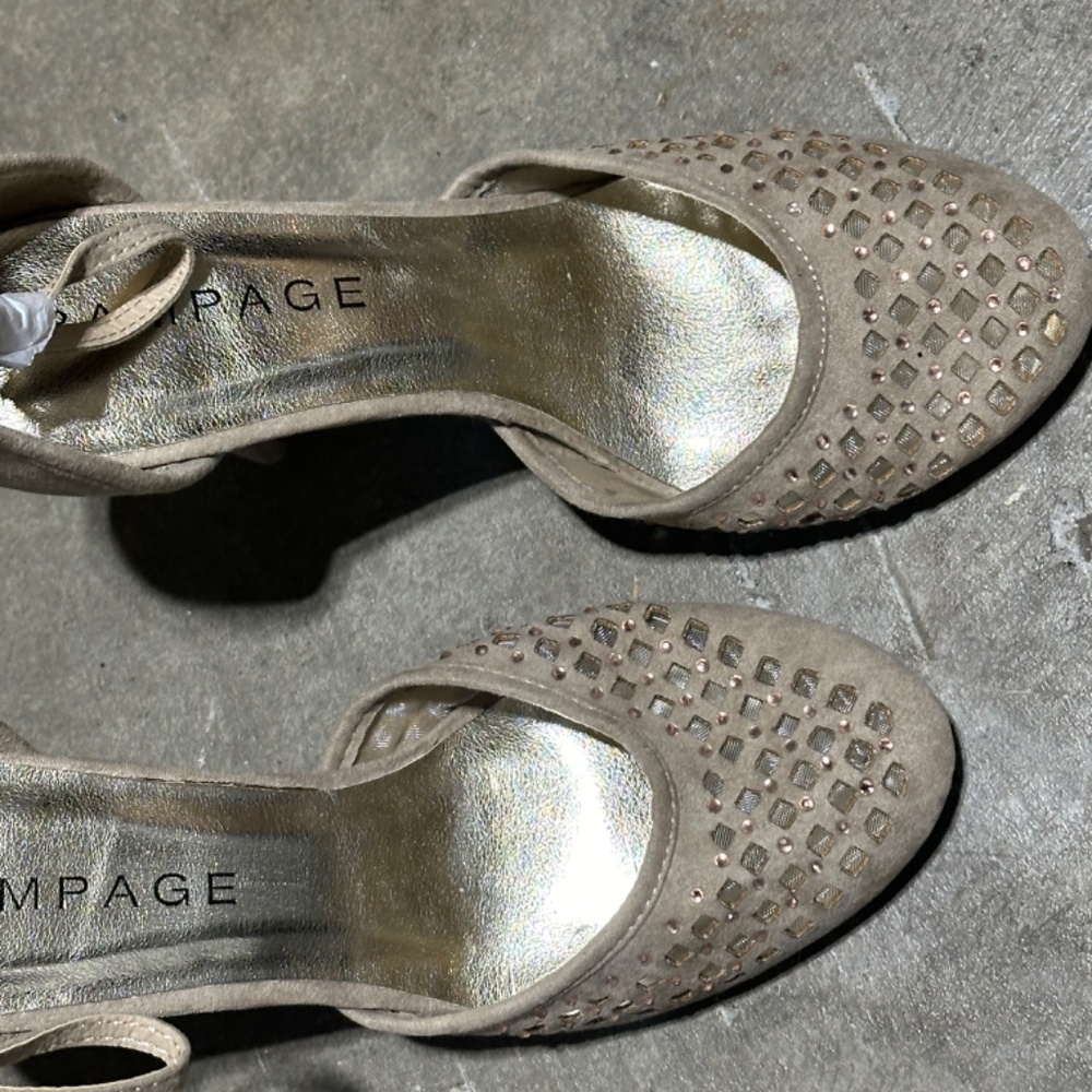 Shoes - Picture 2 of 5
